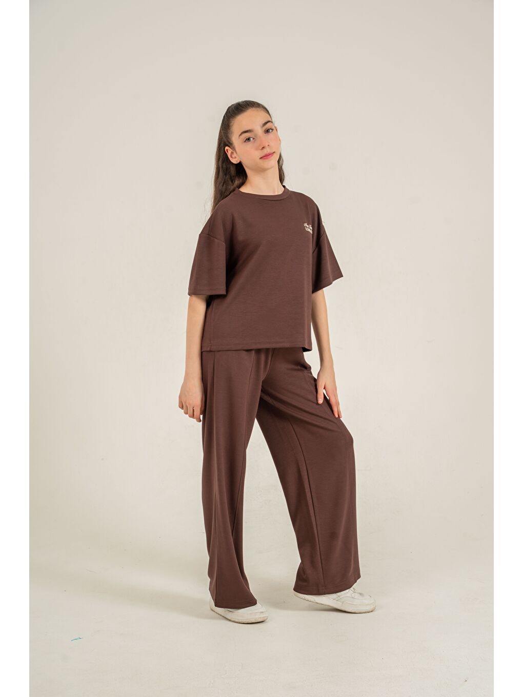 Kahverengi New Team London Nakışlı Yumaşak Dokulu-Comfort Kumaş Kız Çocuk Alt Üst Eşofman Takımı-3