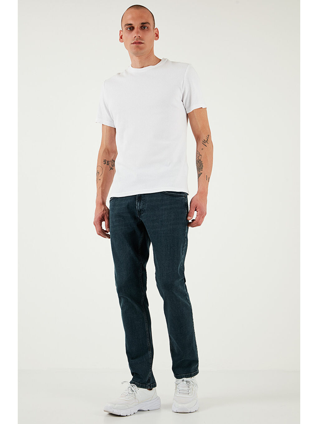 Mavi Pamuklu Regular Fit Normal Bel Boru Paça Jeans 2211S81PARMA