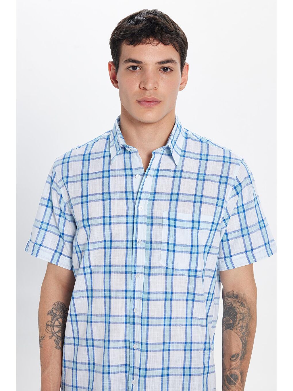 Karışık Erkek Regular Fit Klasik Kesim %100 Pamuk Keten Doku Tek Cepli Kareli Kısa Kollu Düğmeli Yaka Gömlek-1