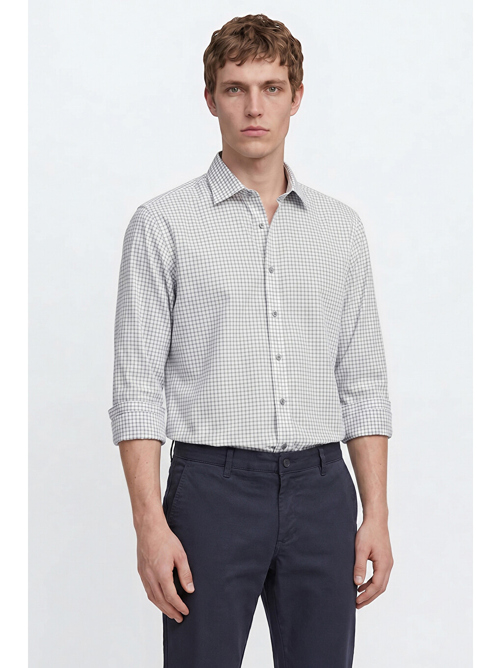 Erkek Beyaz-Lacivert %100 Pamuk Desenli Non-Iron Ütü Gerektirmeyen Comfort Fit Gömlek