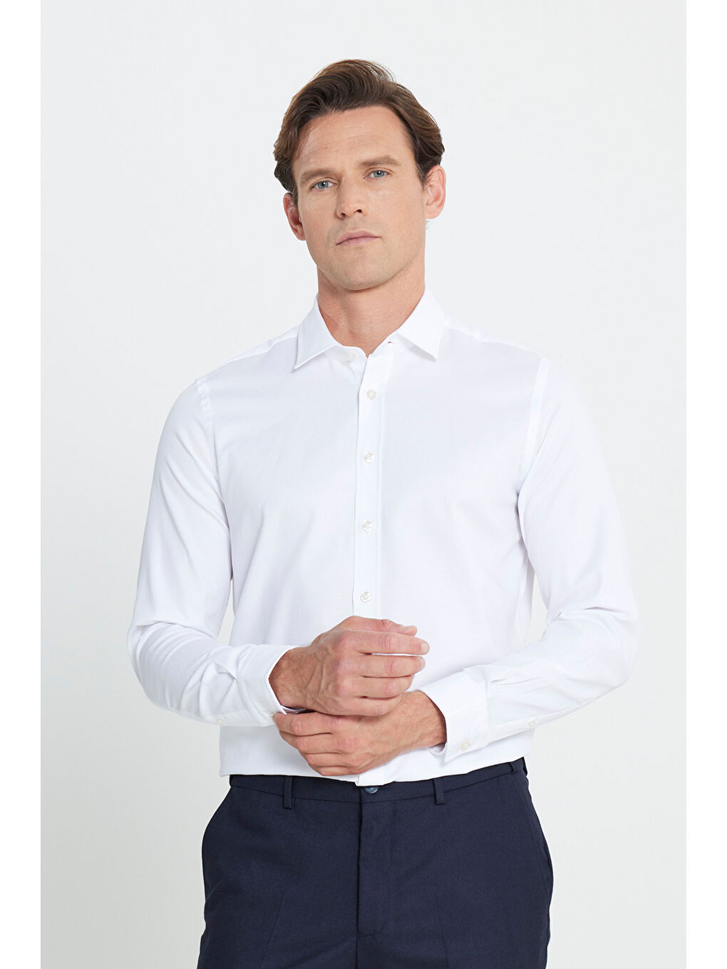 Erkek Beyaz Pamuklu Slim Fit Dar Kesim Klasik Yaka Armürlü Esnek Gömlek-2