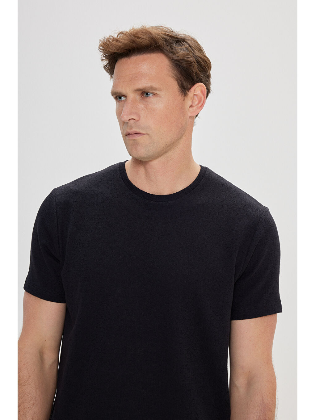 Erkek Siyah Slim Fit Dar Kesim Pamuklu Bisiklet Yaka Tişört-2