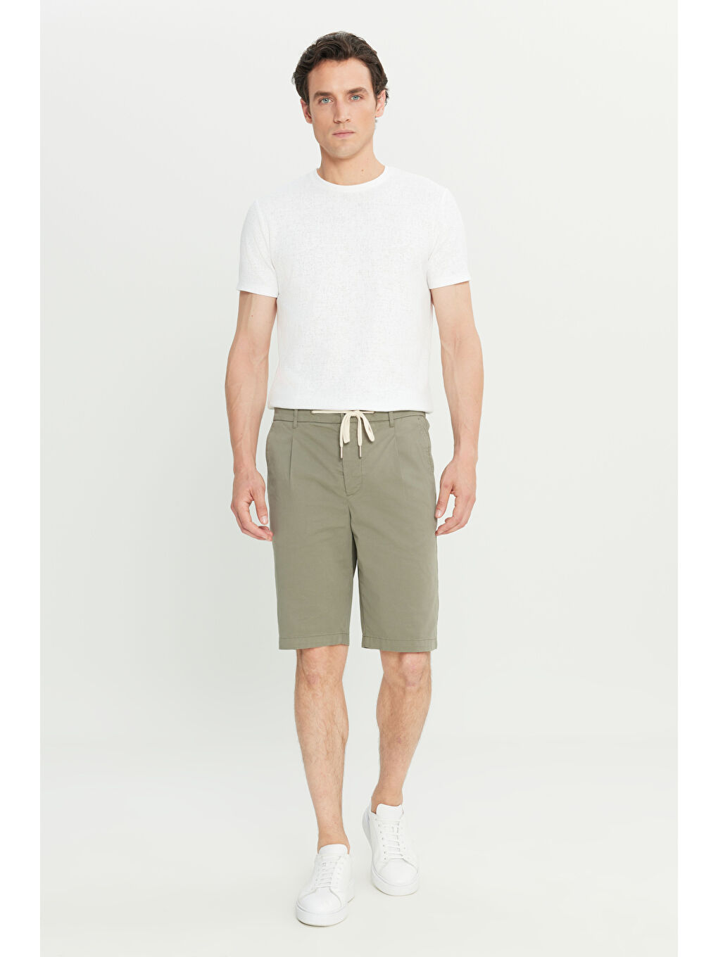 Erkek Haki Pamuklu Slim Fit Dar Kesim Beli Bağlamalı Yan Cepli Esnek Şort-2