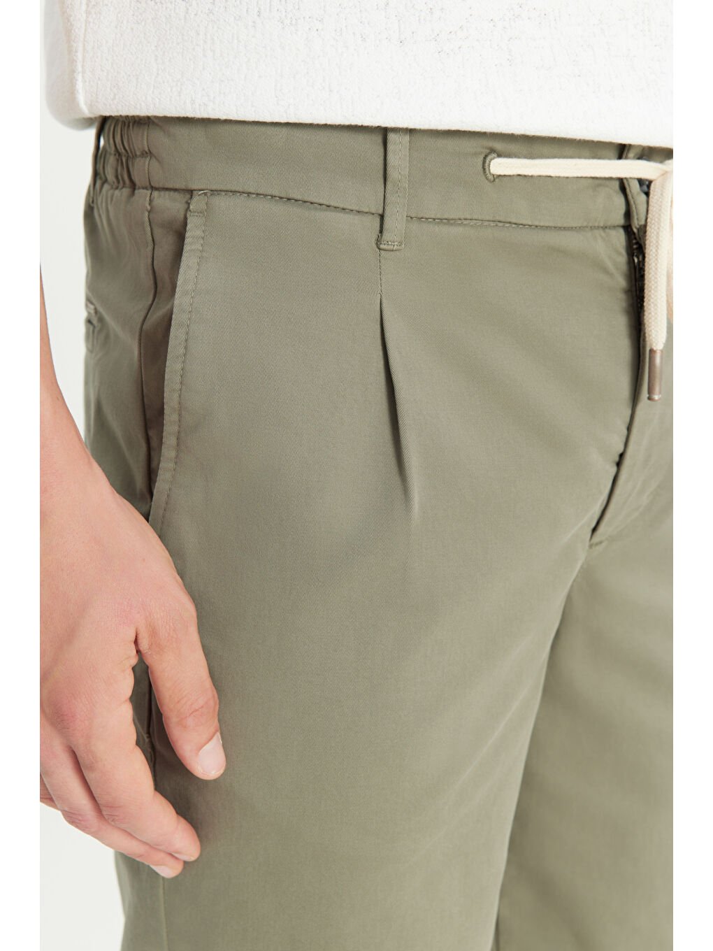 Erkek Haki Pamuklu Slim Fit Dar Kesim Beli Bağlamalı Yan Cepli Esnek Şort-3