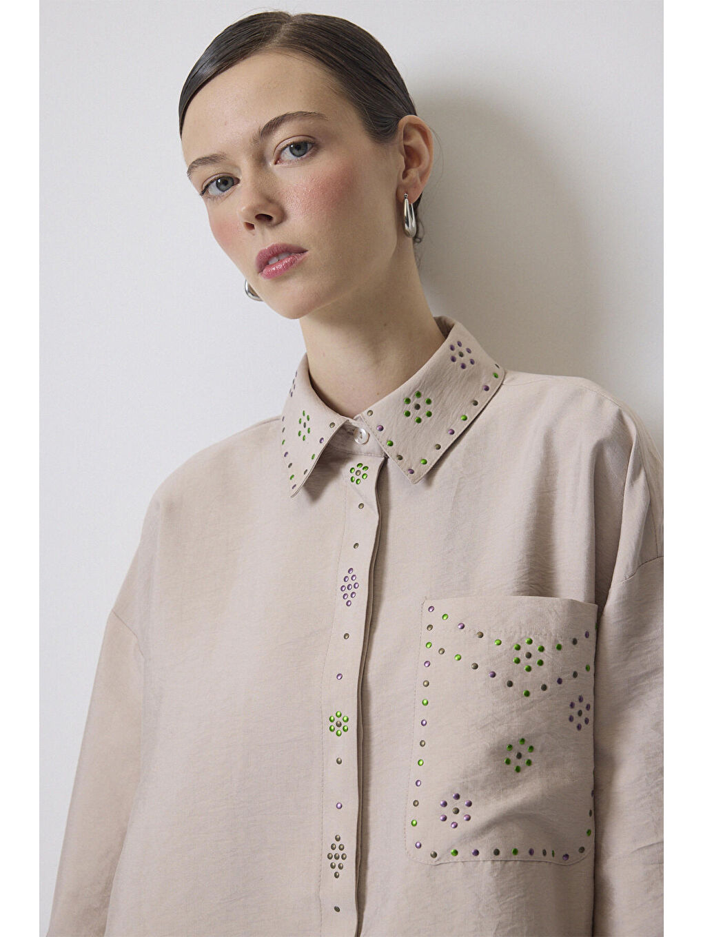 Bej Kristal Taşlı Gömlek-1