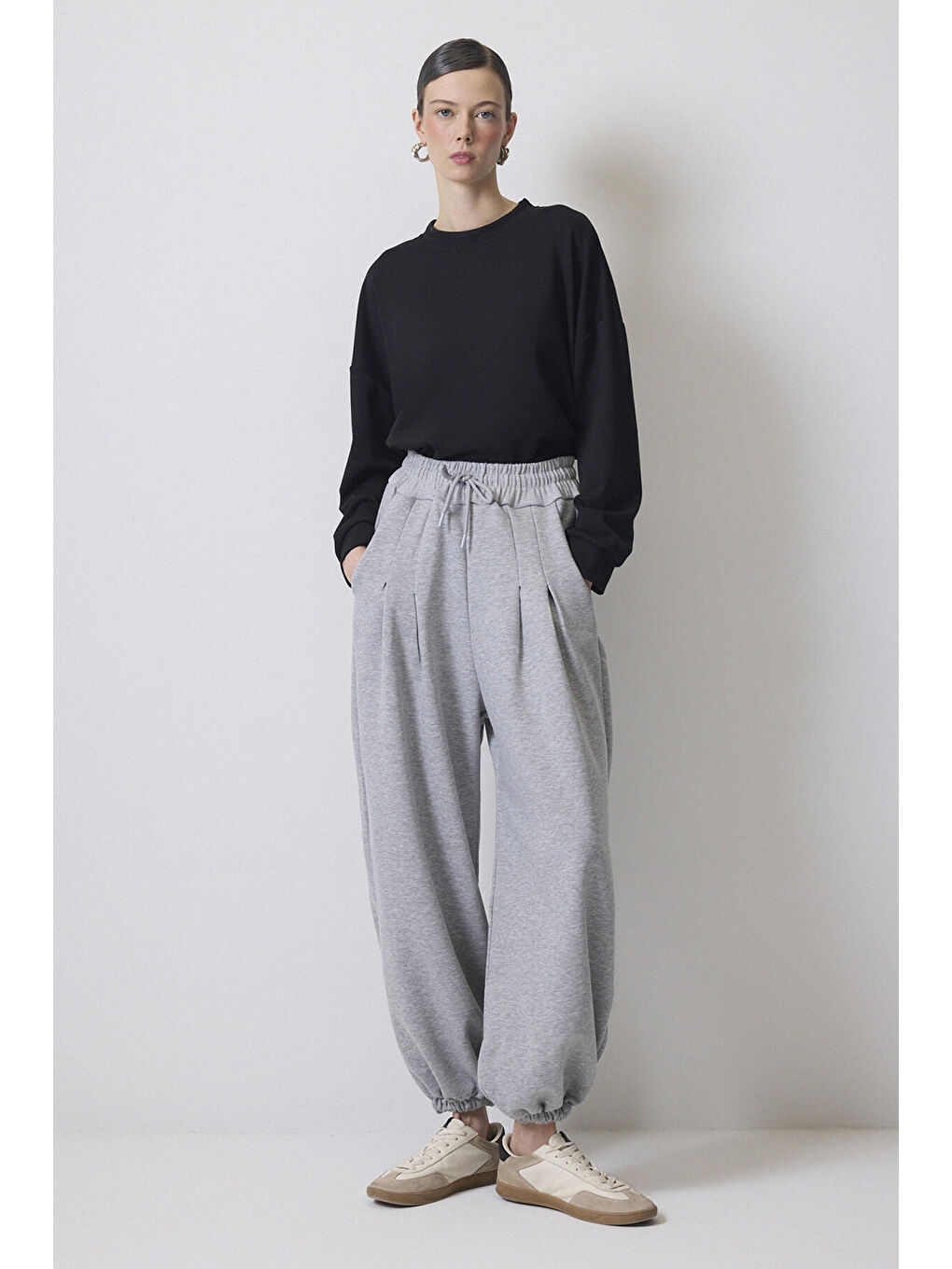 Gri Paçası Lastikli Eşofman