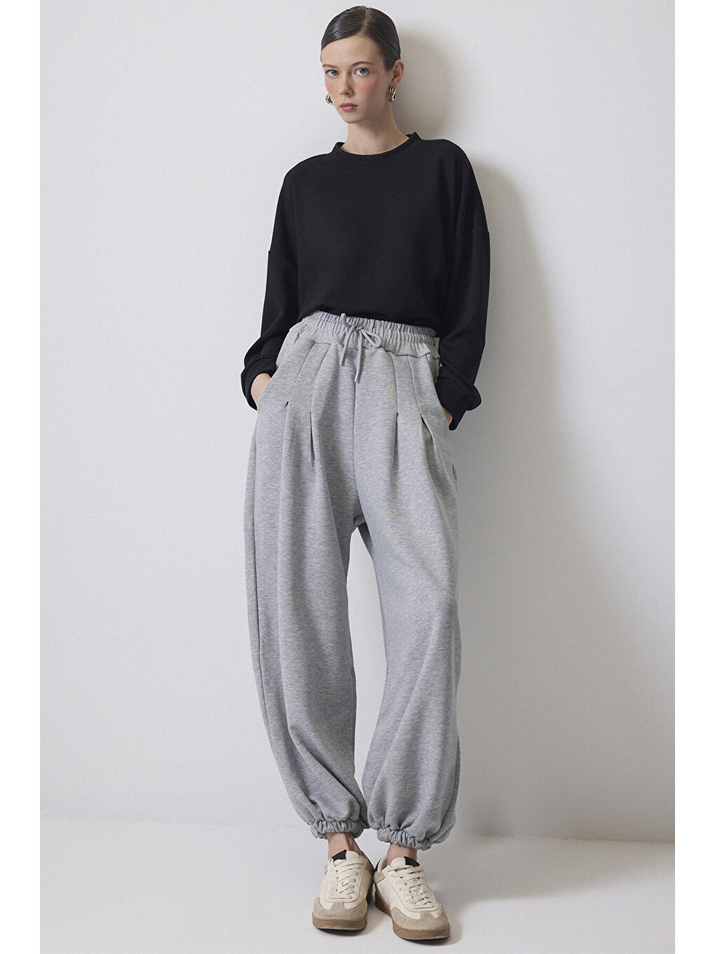 Gri Paçası Lastikli Eşofman-2