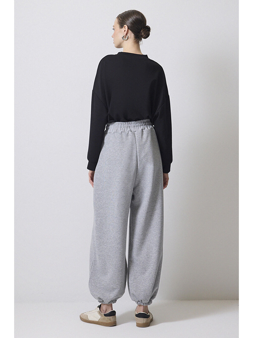 Gri Paçası Lastikli Eşofman-3