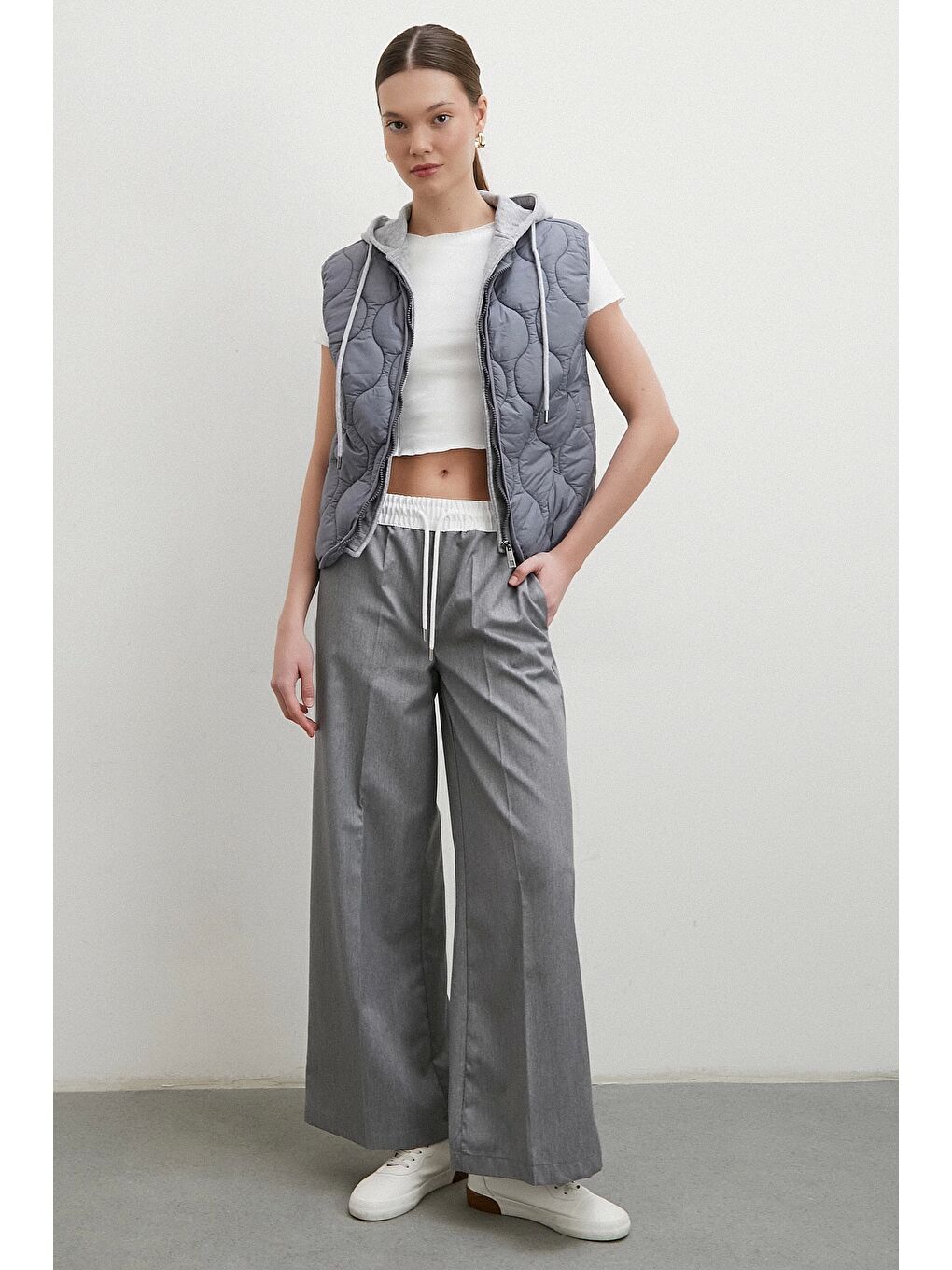 Kapüşonlu Kapitone Yelek Gri-1