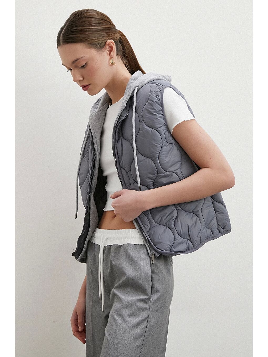 Kapüşonlu Kapitone Yelek Gri-3