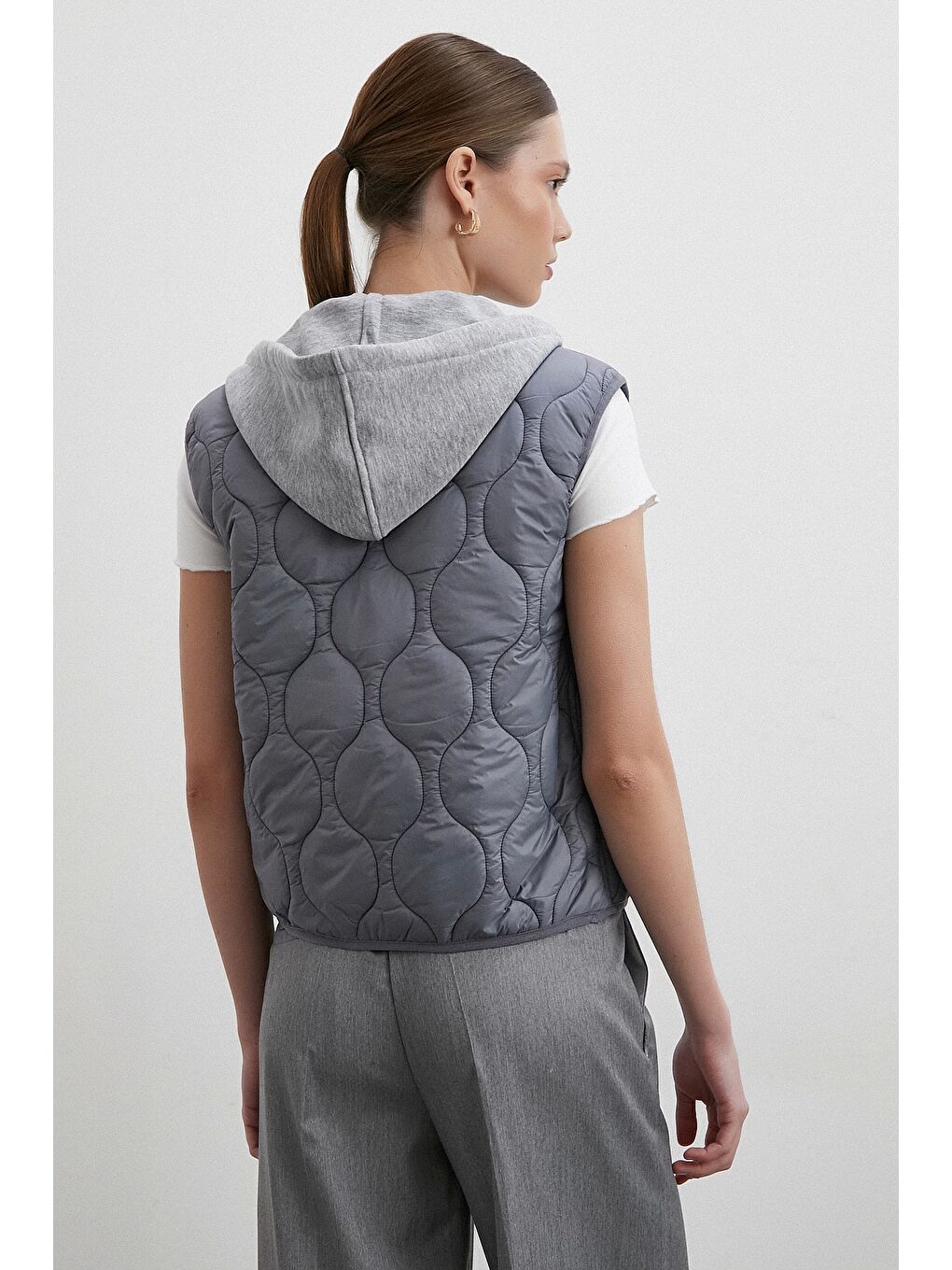 Kapüşonlu Kapitone Yelek Gri-5