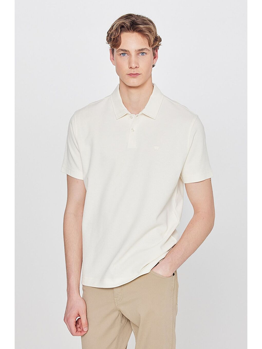 Beyaz Polo Yaka Basic Tişört