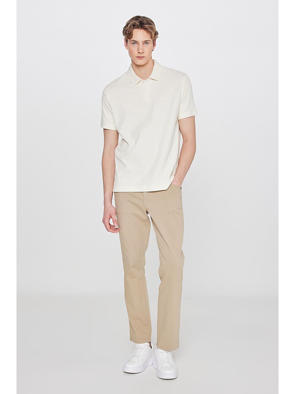 Beyaz Polo Yaka Basic Tişört-2