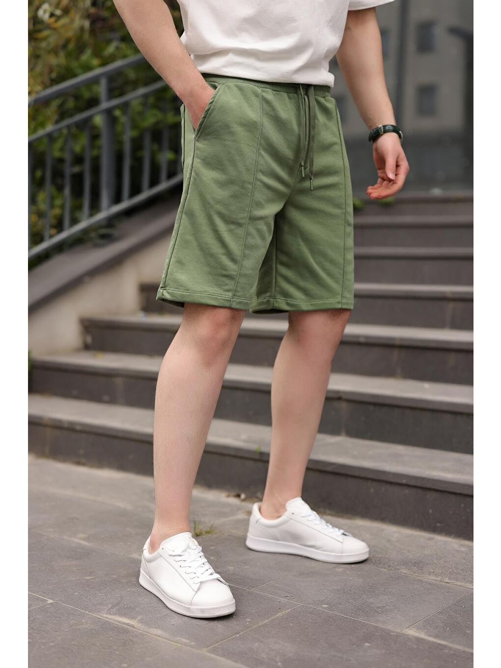Haki Beli Ayarlanabilir Regular Fit Erkek Şort E6585-4