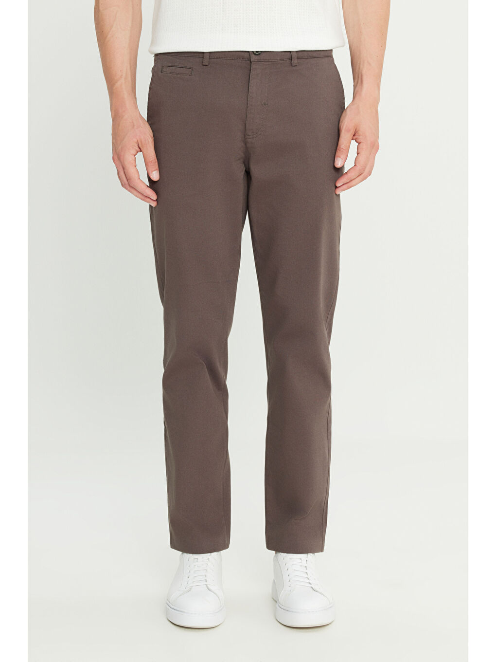 Erkek Kahverengi Pamuklu Comfort Fit Rahat Kesim Yan Cepli Armürlü Esnek Pantolon