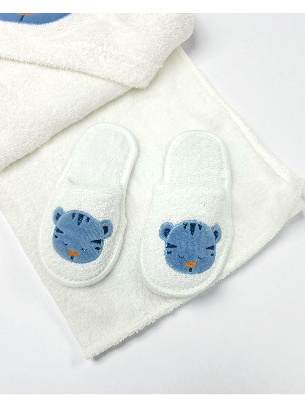 Ekru Bebek Kaplan Nakışlı 4'lü Havlu & Bornoz Banyo Seti, Yeni Doğan Bornoz Takımı-2