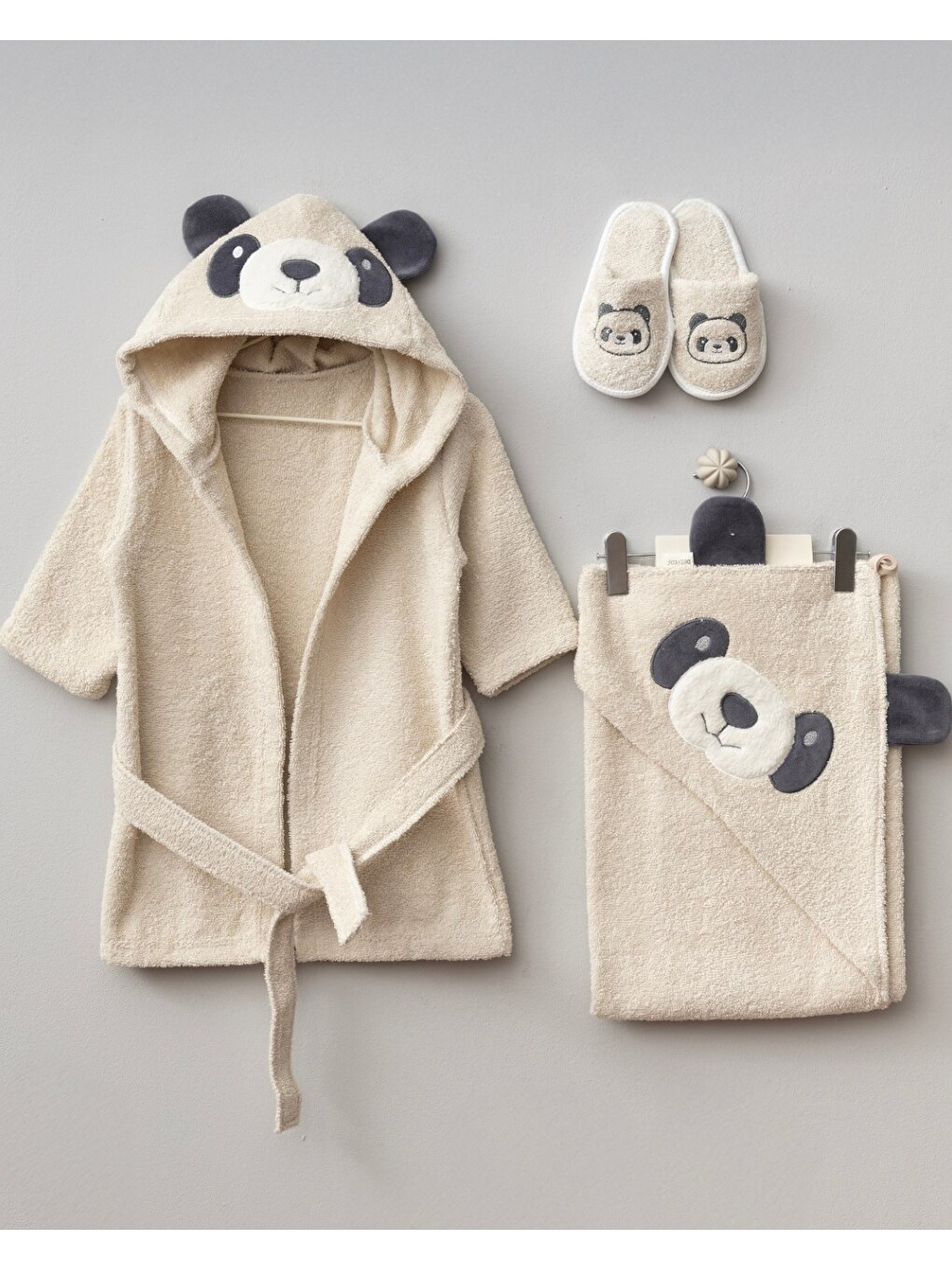 Bej Bebek Gülen Panda Nakışlı 4'lü Havlu & Bornoz Banyo Seti, Yeni Doğan Bornoz Takımı