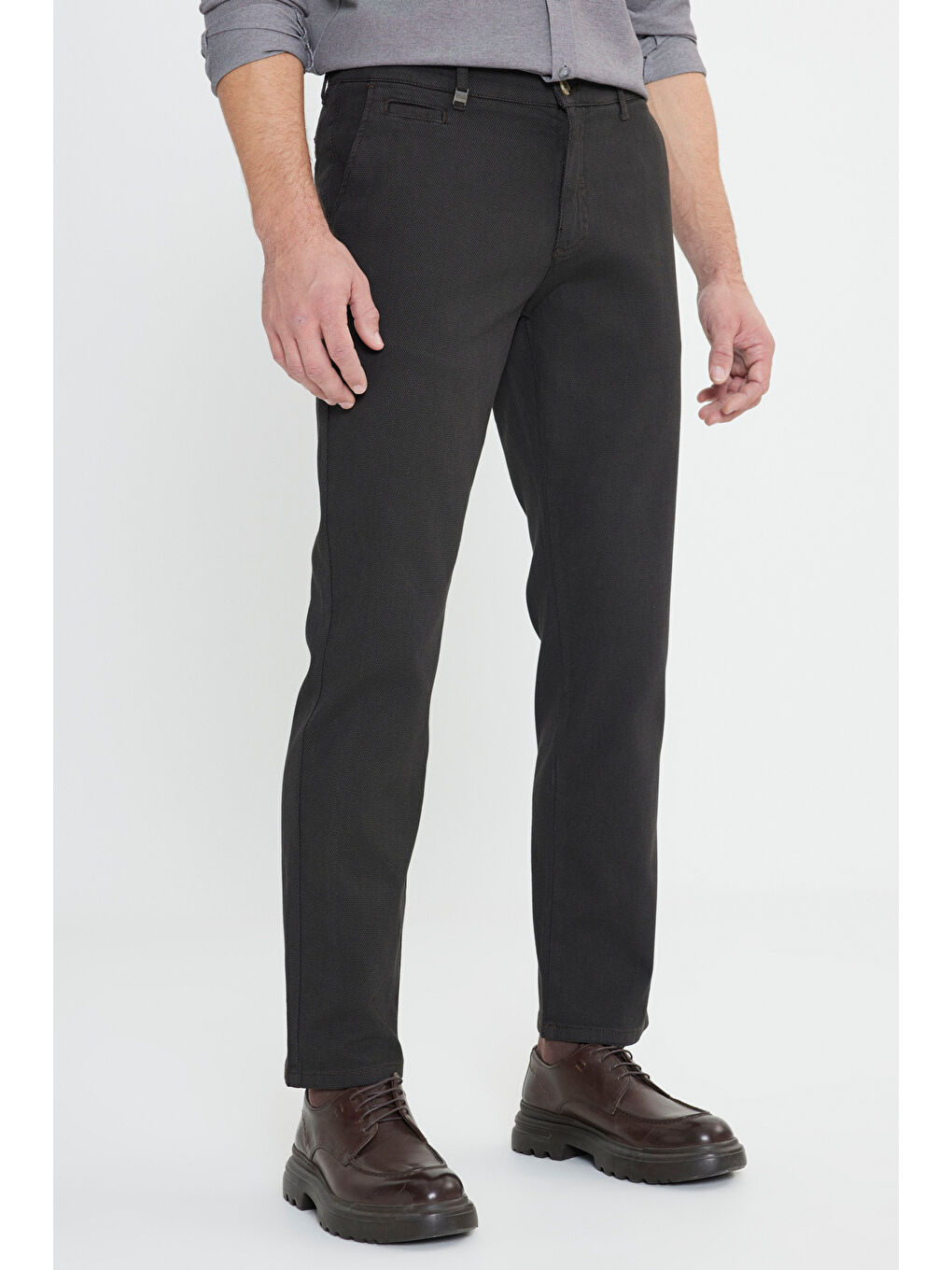 Erkek Kahverengi Pamuklu Comfort Fit Rahat Kesim Armürlü Yan Cep Esnek Casual Pantolon