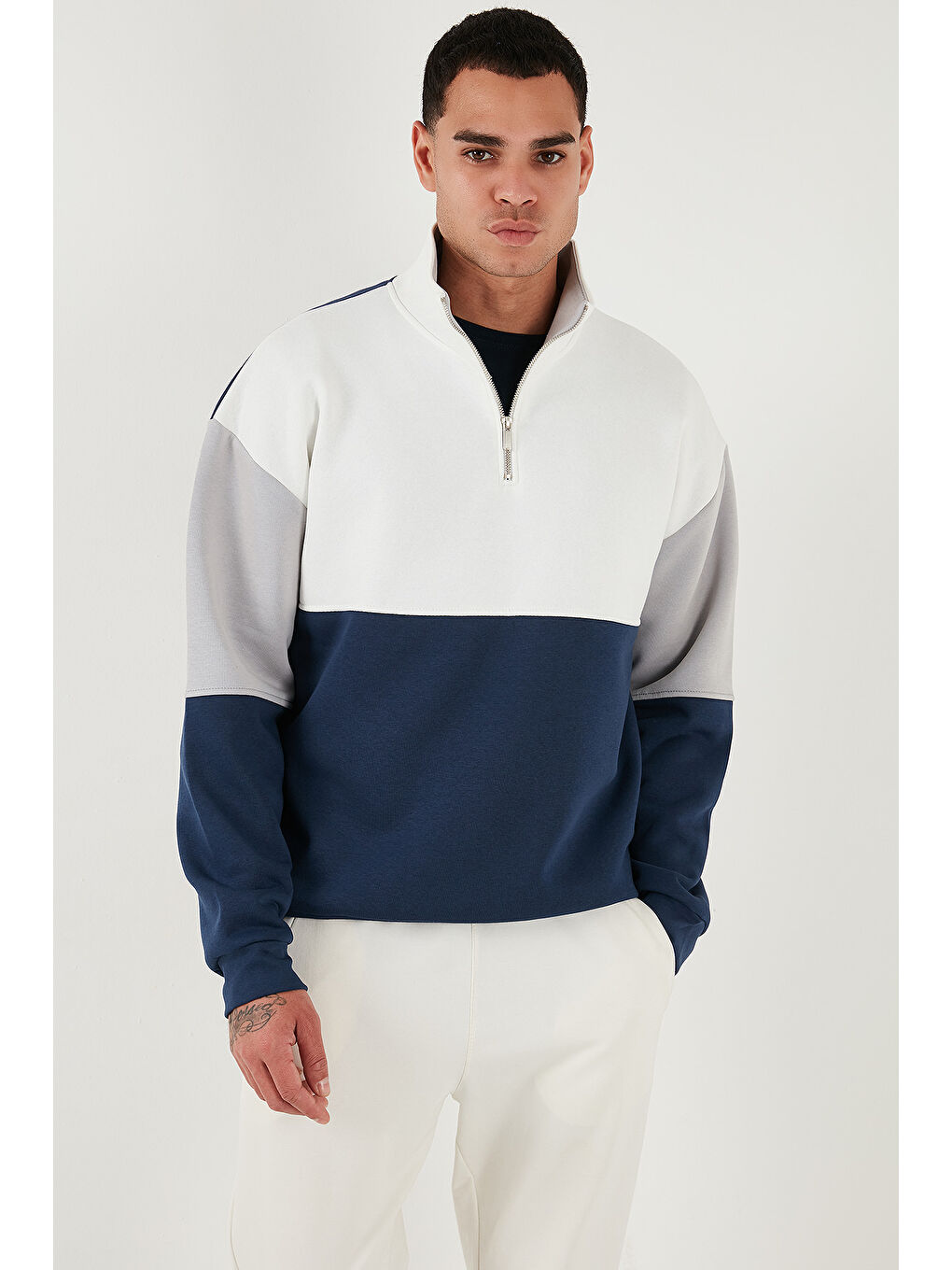 İndigo Renk Bloklu Regular Fit Yarım Fermuarlı Dik Yaka Sweat 5905719-3