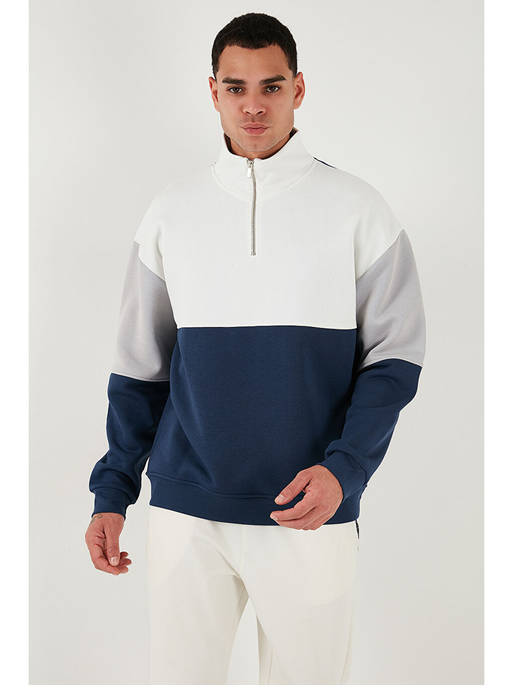 İndigo Renk Bloklu Regular Fit Yarım Fermuarlı Dik Yaka Sweat 5905719-5