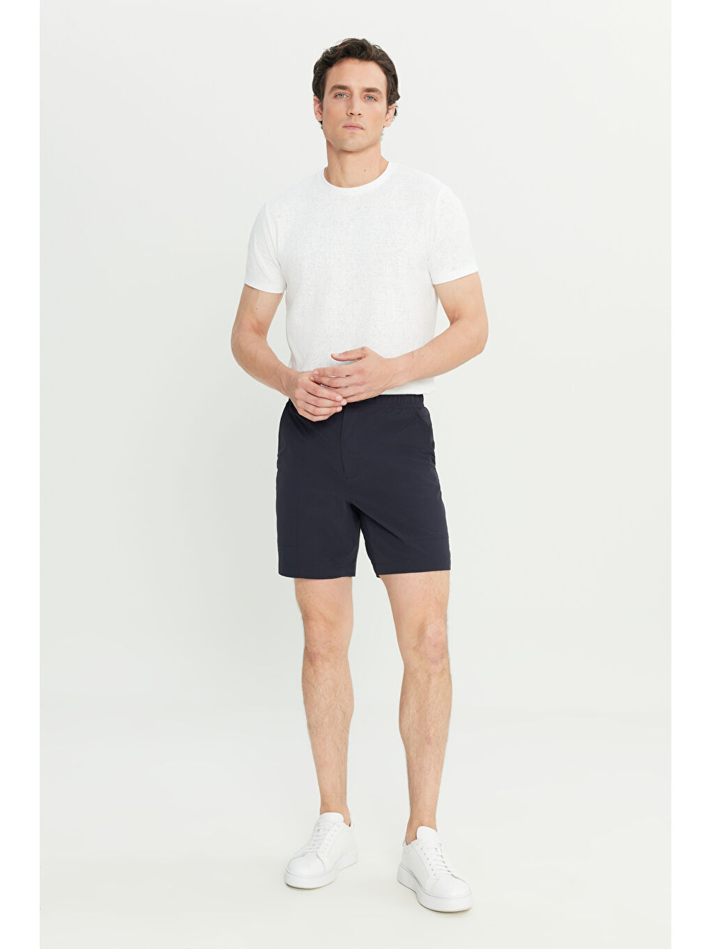 Erkek Lacivert 360 Her Yöne Esneyen Slim Fit Dar Kesim Yan Cepli Esnek Şort-1