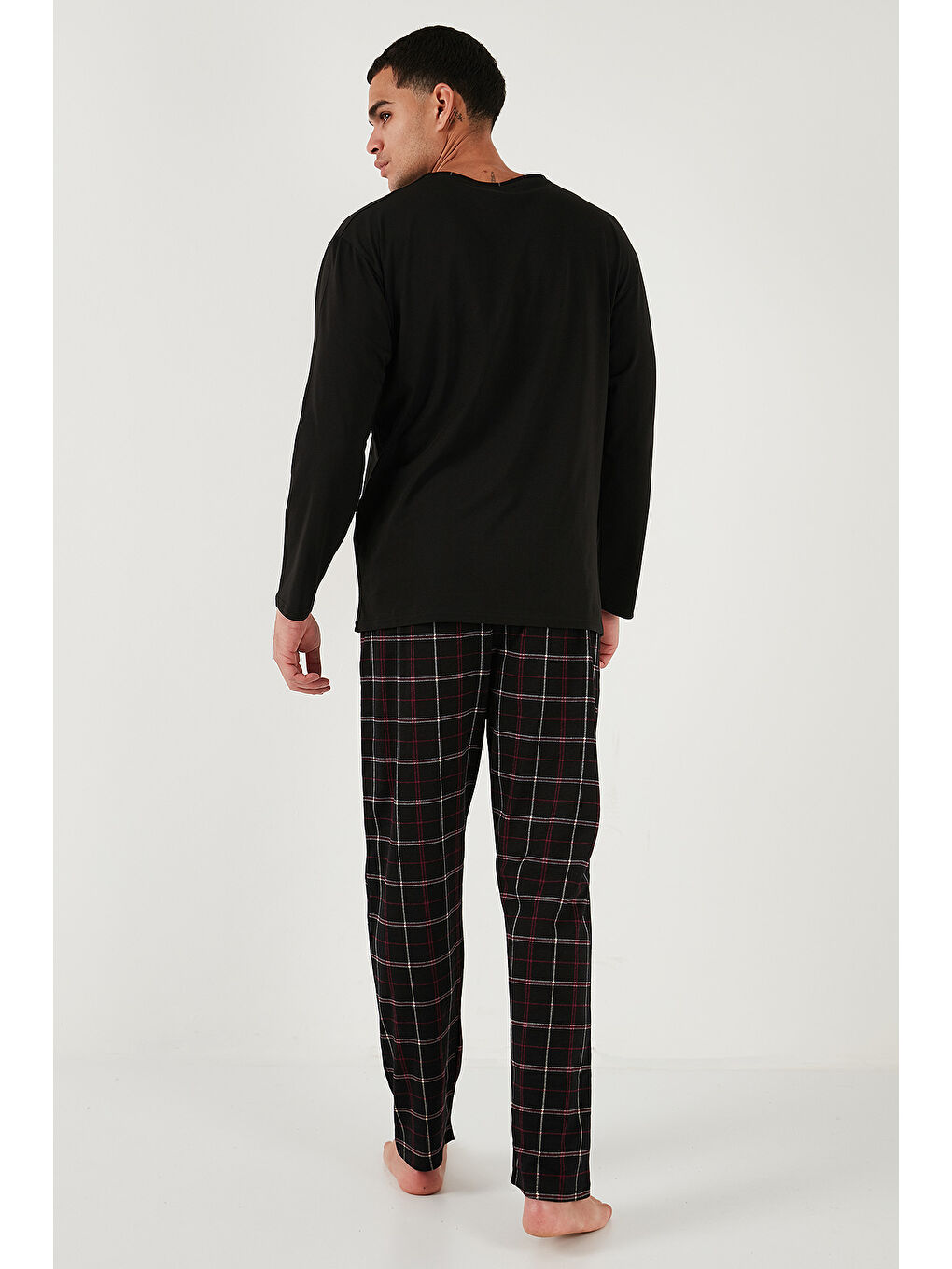 Siyah Pamuklu Regular Fit Bisiklet Yaka Ekoseli %100 Pamuk Pijama Takımı 6574001-5