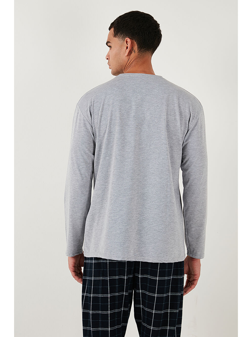 Gri Ekoseli Pamuklu Regular Fit Yükske Bel Bisiklet Yaka %100 Pamuk Pijama Takımı 6574000-6