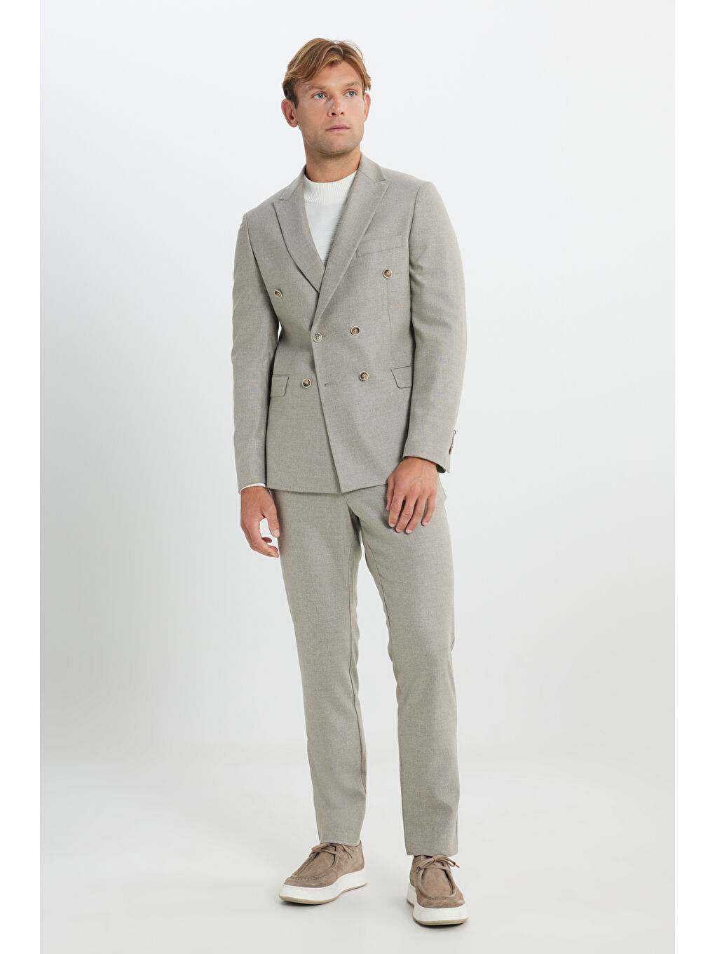 Erkek Bej Slim Fit Dar Kesim Kırlangıç Yaka Yün Kapak Cepli Kruvaze Takım Elbise
