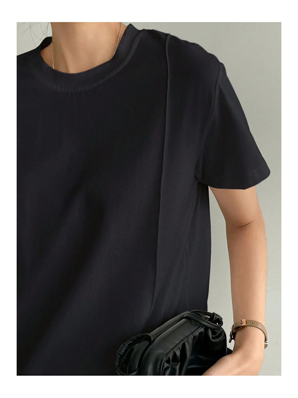 Siyah Kadın Kısa Kollu Çizgi Detaylı Basic Tişört Süprem Kumaş Yazlık Rahat T-Shirt-2