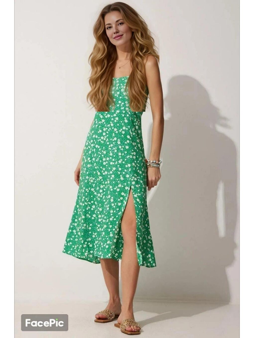 Kadın Yeşil Beyaz Kare Yaka Çiçekli Yazlık Viskon Elbise HZL23S-BD122821-2