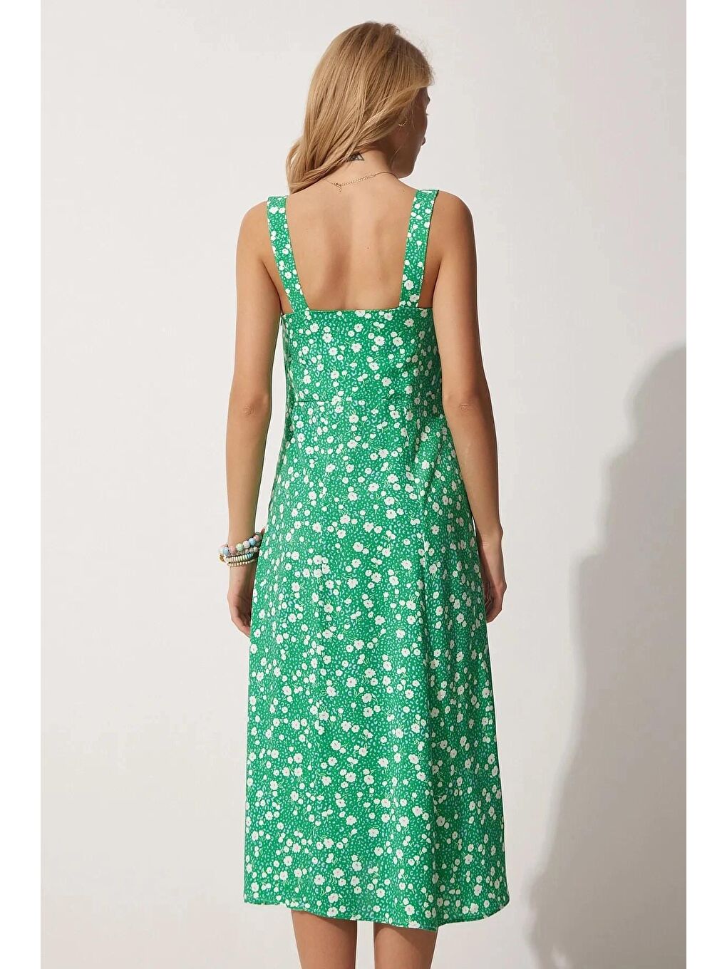 Kadın Yeşil Beyaz Kare Yaka Çiçekli Yazlık Viskon Elbise HZL23S-BD122821-3