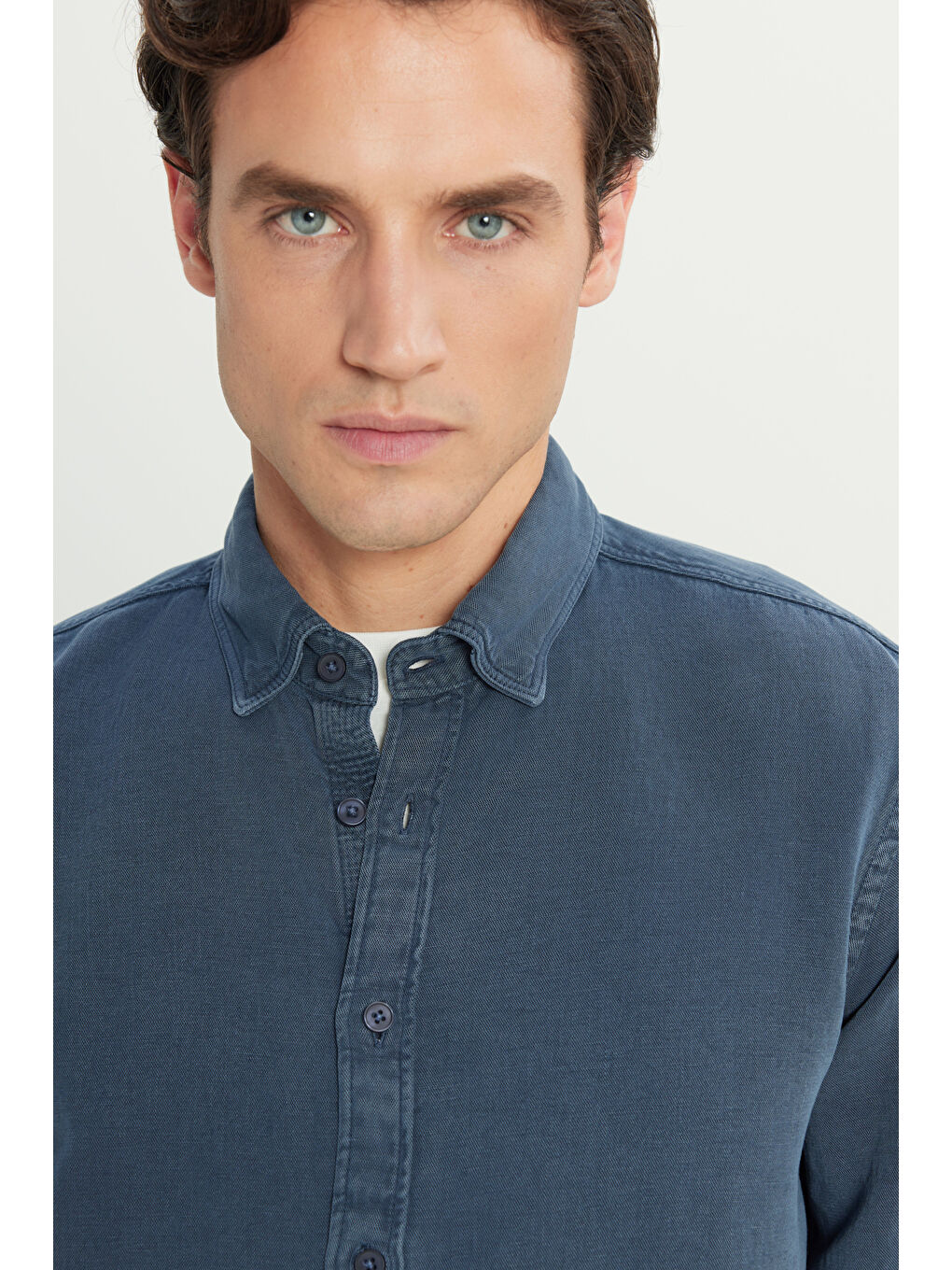 Regular Fit Normal Kesim Keten Pamuk Karışımlı Lacivert Gömlek-3