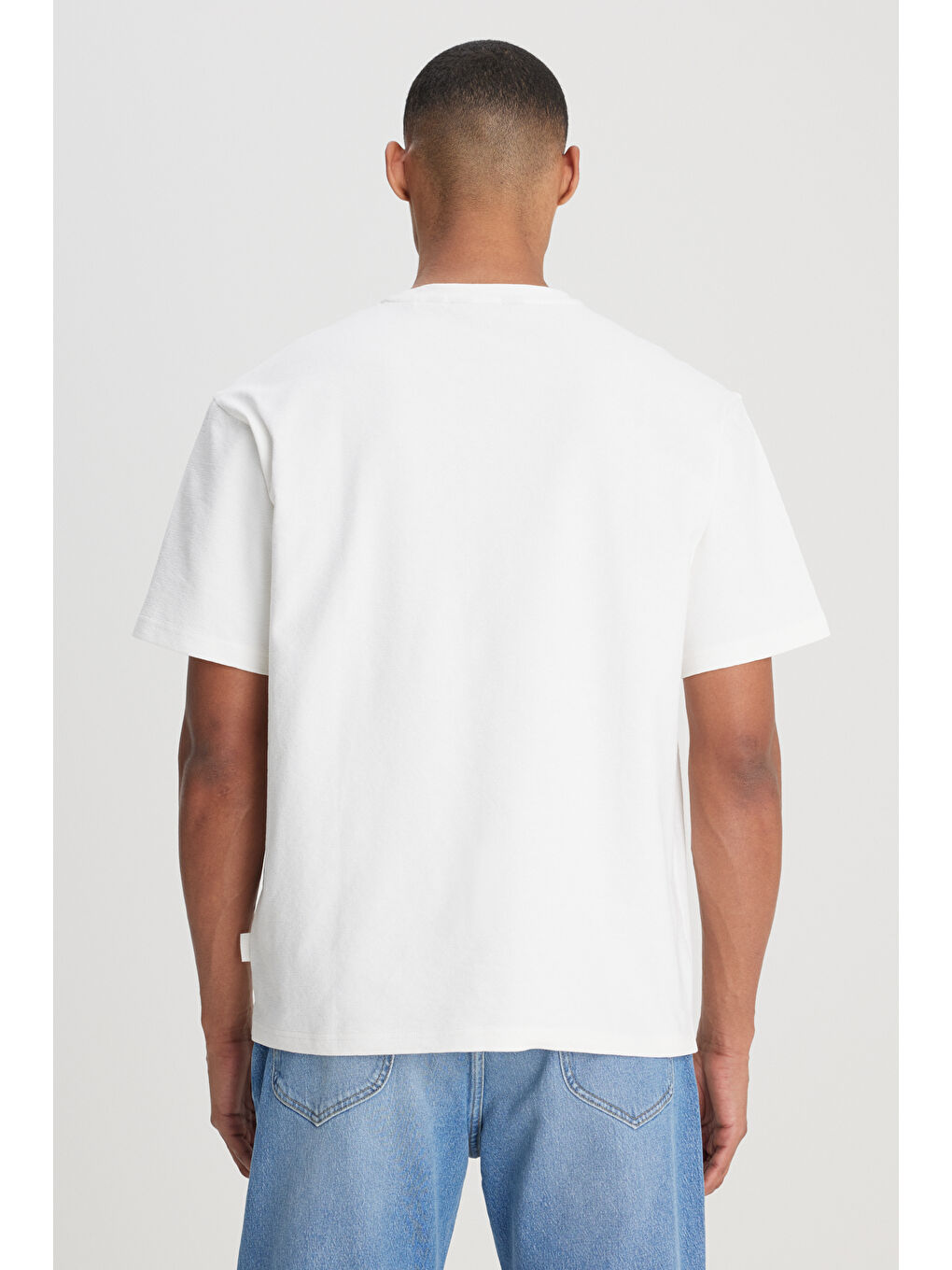 Loose Fit Rahat Kesim Bisiklet Yaka %100 Pamuk Beyaz Tişört-4