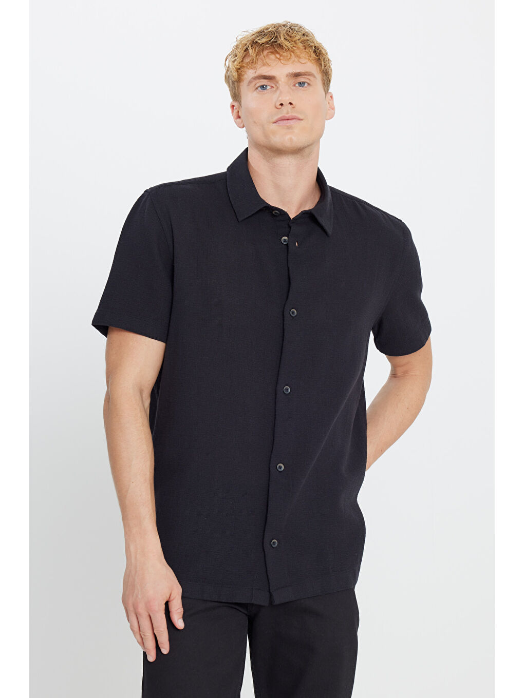 %100 Pamuk Relaxed Fit Geniş Kesim Kısa Kollu Siyah Gömlek-1
