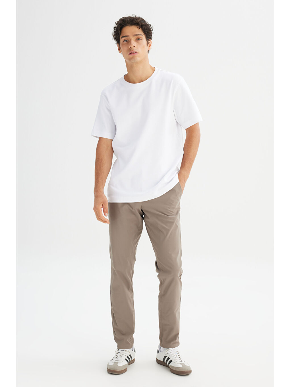 Beyaz %100 Pamuk Regular Fit Normal Kesim Bisiklet Yaka Basic Tişört-1