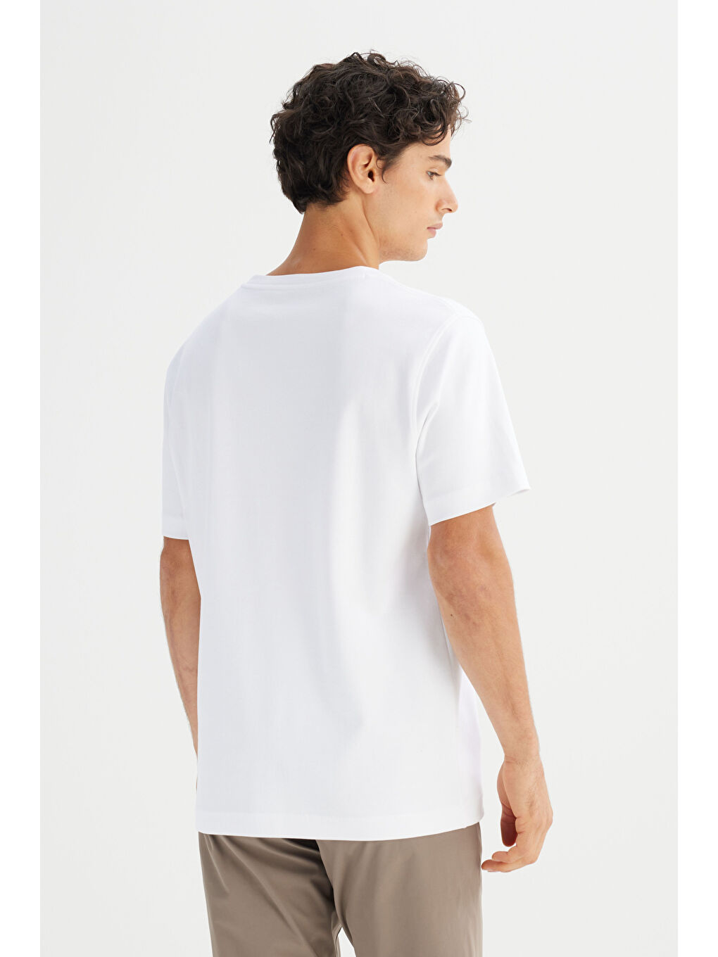 Beyaz %100 Pamuk Regular Fit Normal Kesim Bisiklet Yaka Basic Tişört-4