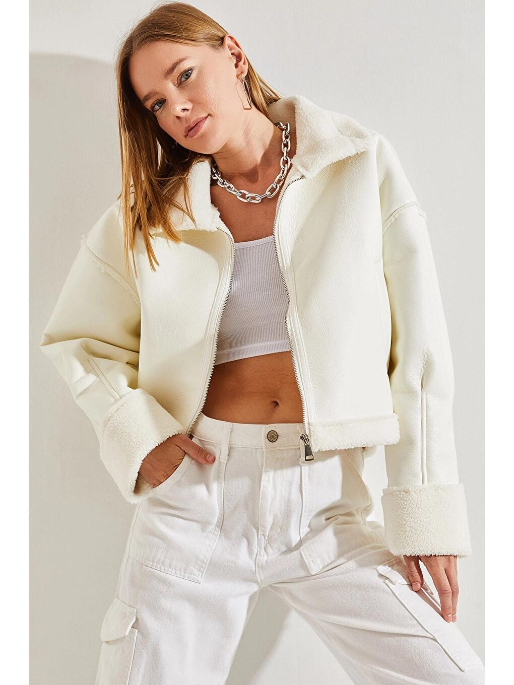 Beyaz Kadın Kürklü Yandan Cepli Suni Deri Biker Mont