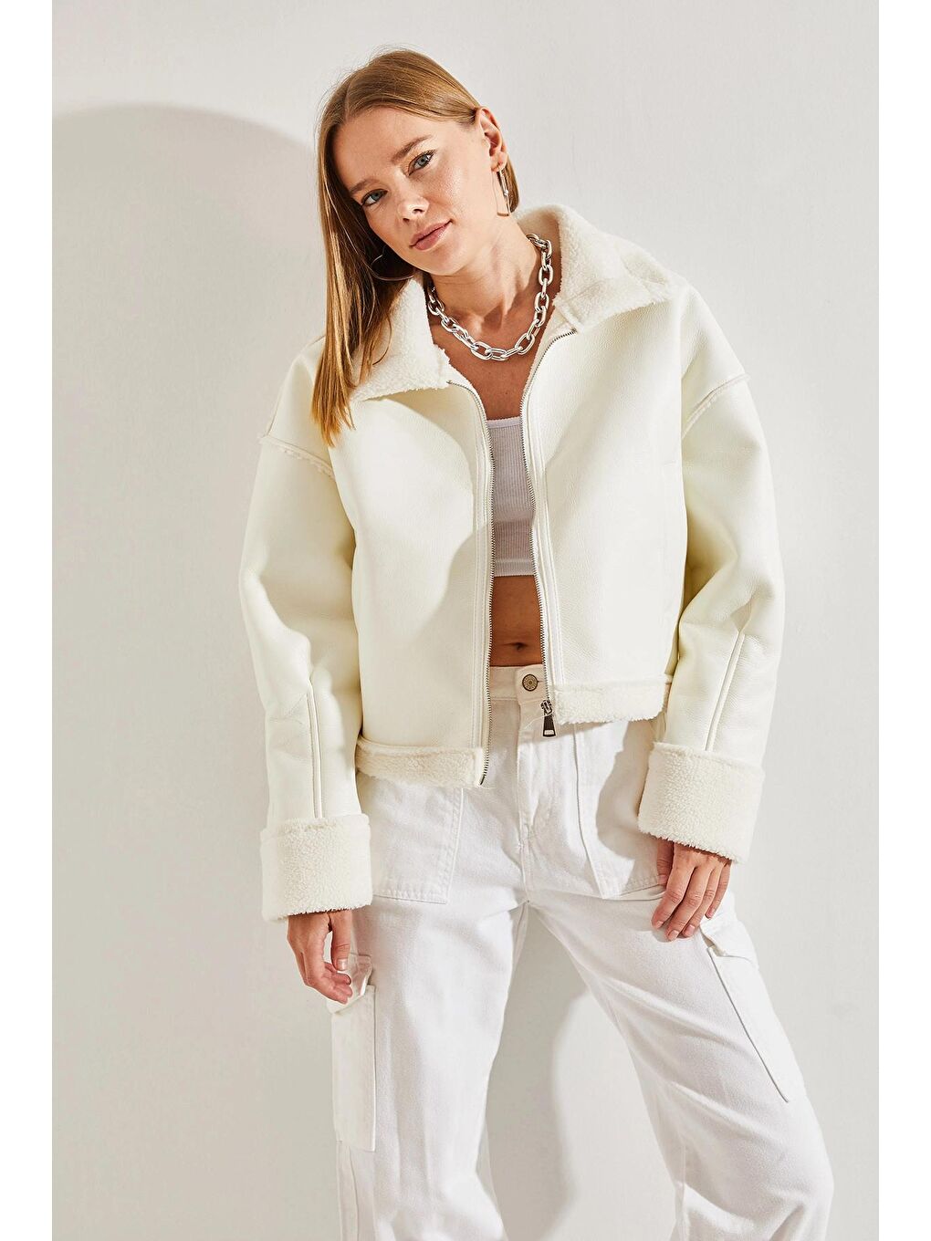 Beyaz Kadın Kürklü Yandan Cepli Suni Deri Biker Mont-3