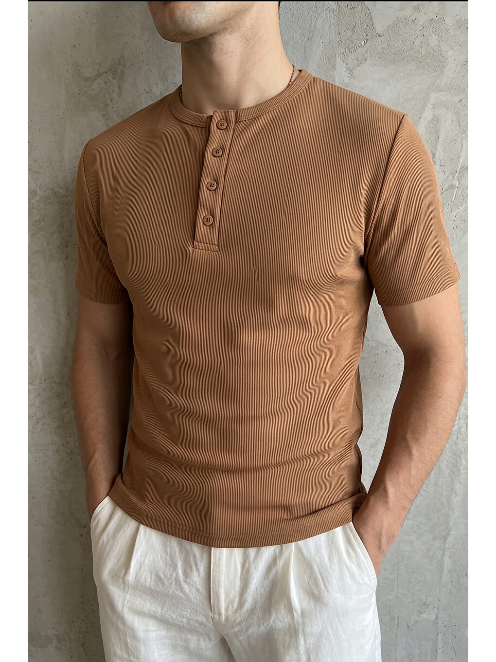 Kahverengi Liiri %100 Pamuk Premium Fitilli Henley Yaka Yarım Düğmeli Regular Fit Basic Yazlık Erkek Tişört-3