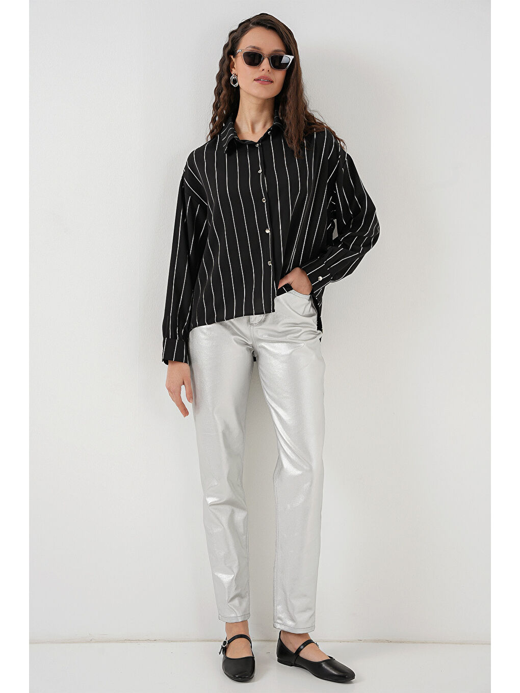 5924 Kadın Gümüş Çizgili Gömlek - Siyah-1