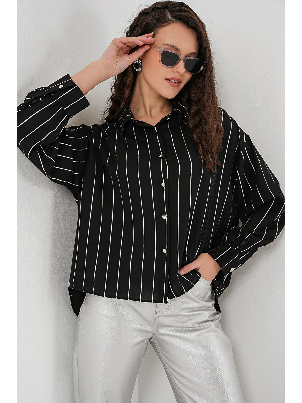 5924 Kadın Gümüş Çizgili Gömlek - Siyah-3