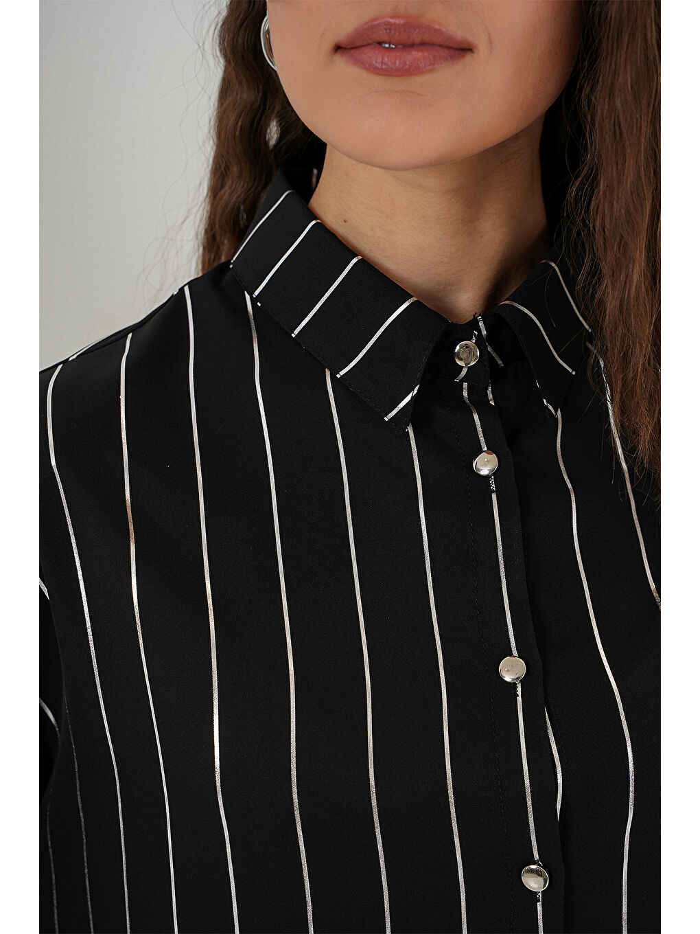 5924 Kadın Gümüş Çizgili Gömlek - Siyah-4