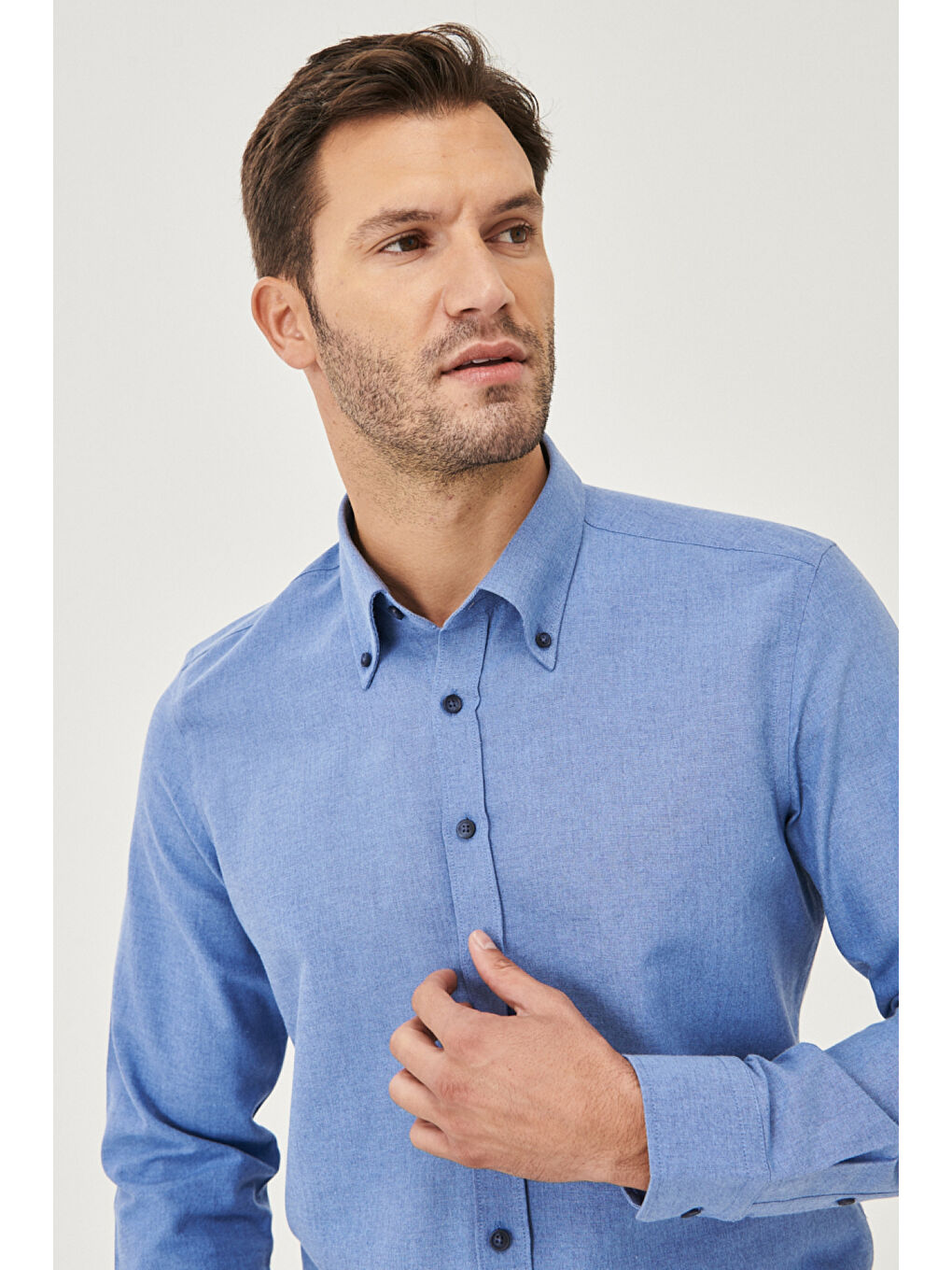 Erkek Koyu Mavi Slim Fit Dar Kesim Düğmeli Yaka Pamuklu Oxford Gömlek-1