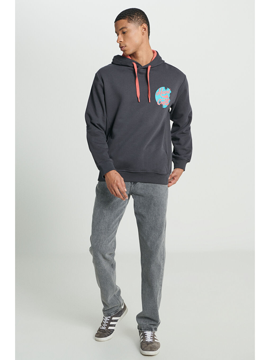 Regular Fit Normal Kesim Kapüşonlu İçi Polarlı Sırt Baskılı Antrasit Sweatshirt-4