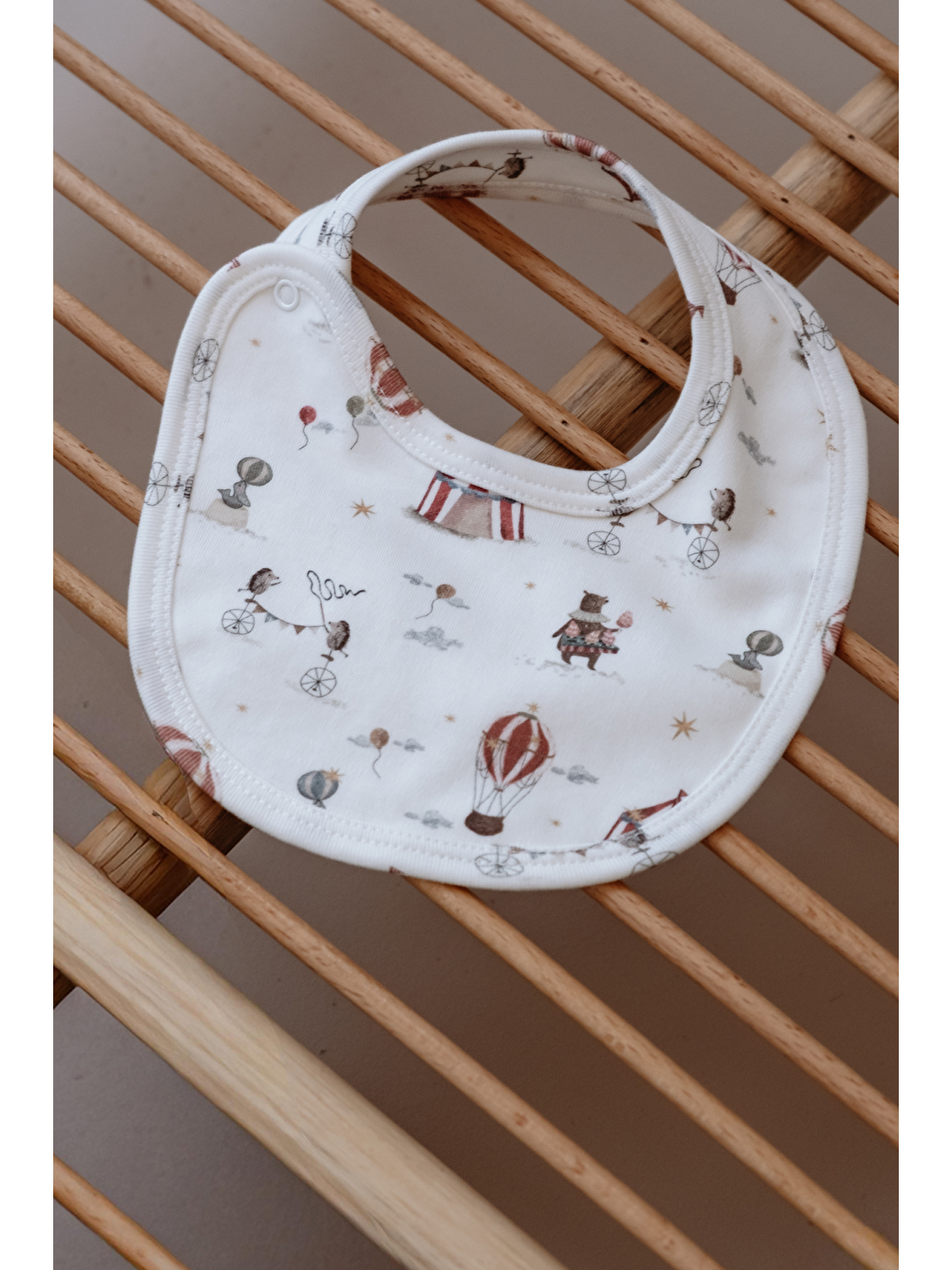 Sirk Baskılı Çıt Çıtlı Bebek Önlük-1