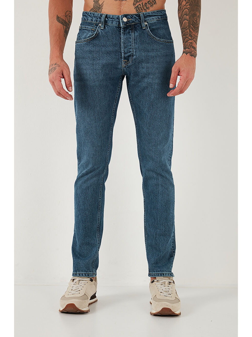 Mavi Pamuklu Slim Fit Normal Bel Dar Paça Jeans 1124C041NAPOLI-1