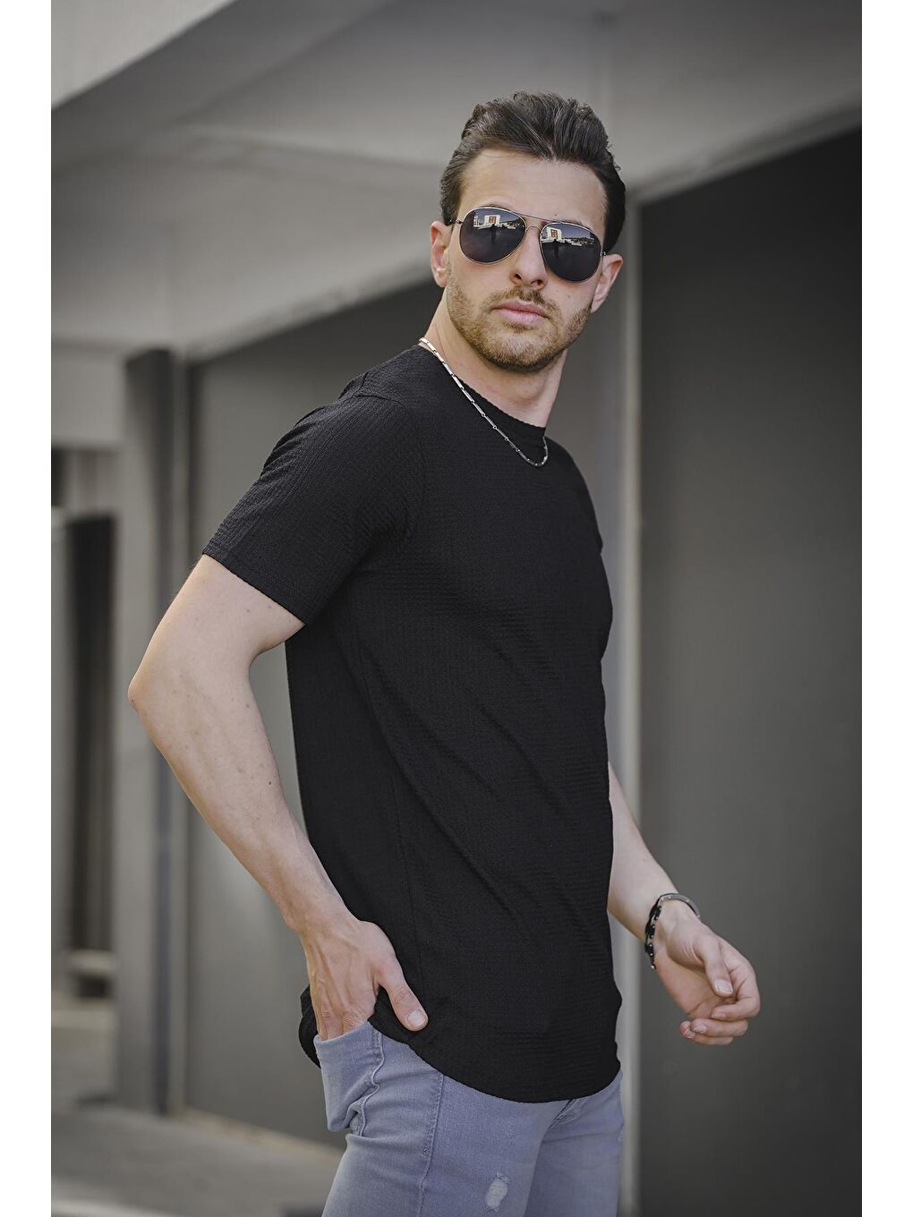 Siyah Manfries Waffle Desen Eteği Oval Erkek Tişört-1