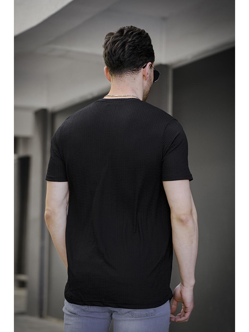 Siyah Manfries Waffle Desen Eteği Oval Erkek Tişört-2
