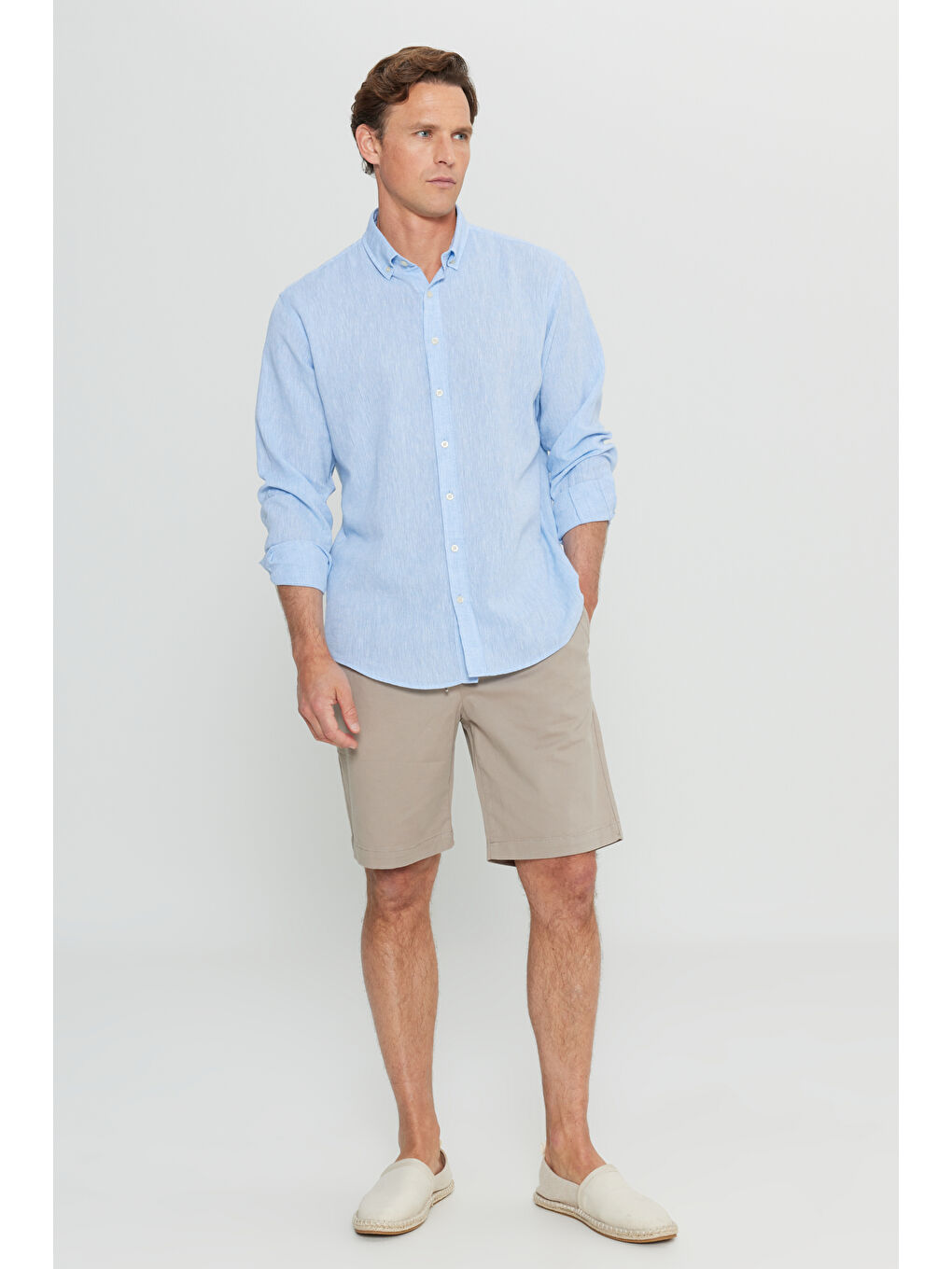 Erkek Mavi Pamuklu Keten Comfort Fit Rahat Kesim Düğmeli Yaka Armürlü Gömlek-1