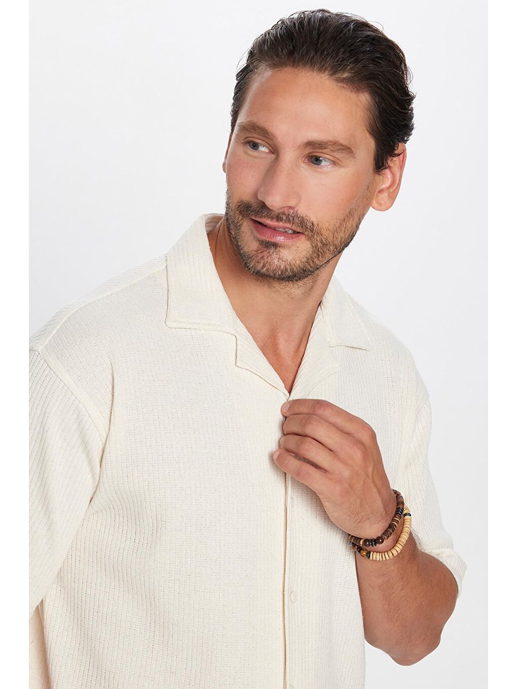 Erkek Relax Fit Rahat Kesim Örme Doku Kısa Kollu Apaş Yaka Ekru Gömlek-2